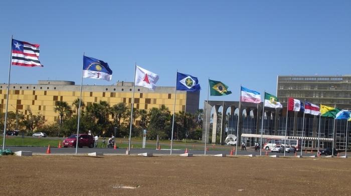 Flags of Brazilian States - With State Shapes